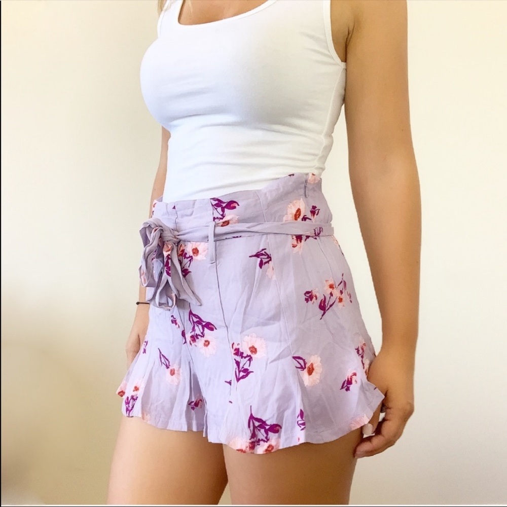 Cotton Candy LA 'Azalea' Ruffle Floral Shorts - Picture 3 of 7
